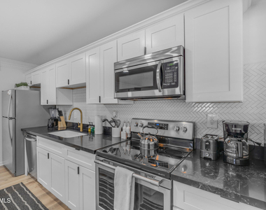 6943 E Granada Road - Photo Thumbnail 7
