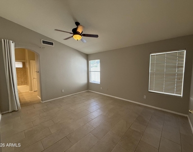 1644 E Oakland Street - Photo Thumbnail 22