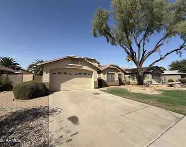 1644 E Oakland Street - Photo Thumbnail 2