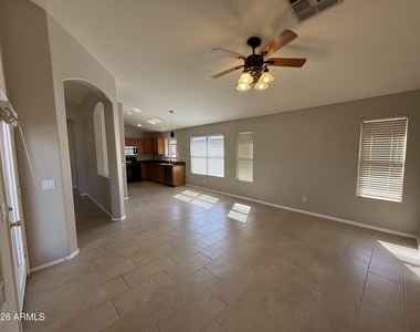 1644 E Oakland Street - Photo Thumbnail 12
