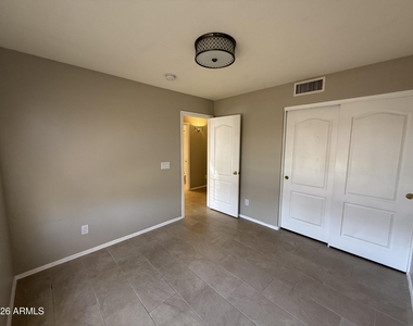 1644 E Oakland Street - Photo Thumbnail 37