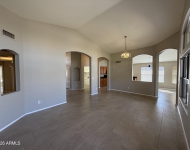 1644 E Oakland Street - Photo Thumbnail 8