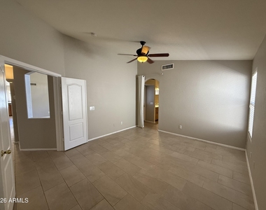 1644 E Oakland Street - Photo Thumbnail 23