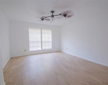3636 Dexter Avenue - Photo Thumbnail 3
