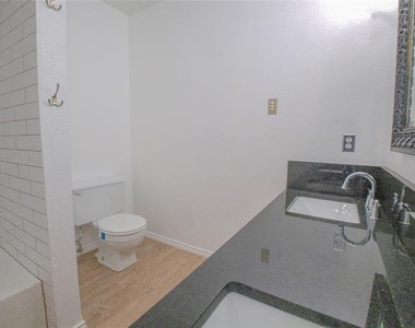 3636 Dexter Avenue - Photo Thumbnail 7