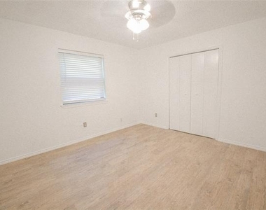 3636 Dexter Avenue - Photo Thumbnail 10