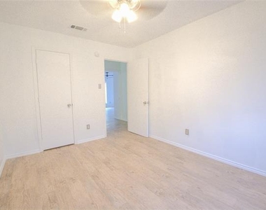 3636 Dexter Avenue - Photo Thumbnail 12