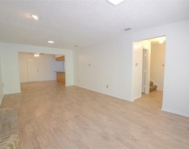 3636 Dexter Avenue - Photo Thumbnail 15