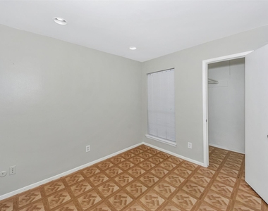 6800 Yorkston Street - Photo Thumbnail 18