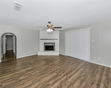 6800 Yorkston Street - Photo Thumbnail 6