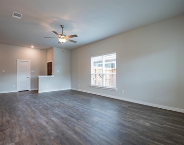644 Wheatfield Drive - Photo Thumbnail 8