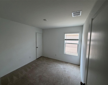 153 Thresher Lane - Photo Thumbnail 8