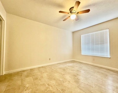 2207 Clover Park Drive - Photo Thumbnail 12