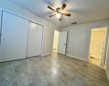 2207 Clover Park Drive - Photo Thumbnail 11