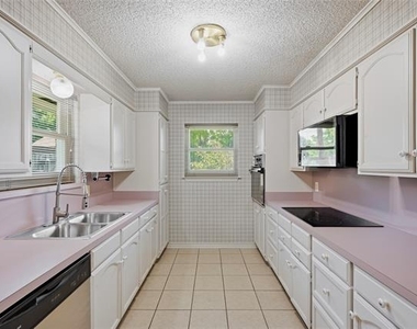 1908 Paula Drive - Photo Thumbnail 7