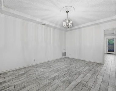 1908 Paula Drive - Photo Thumbnail 4