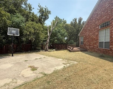 1313 Baythorne Drive - Photo Thumbnail 25