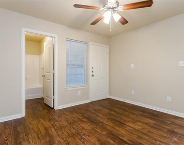 616 W Denton Street - Photo Thumbnail 20