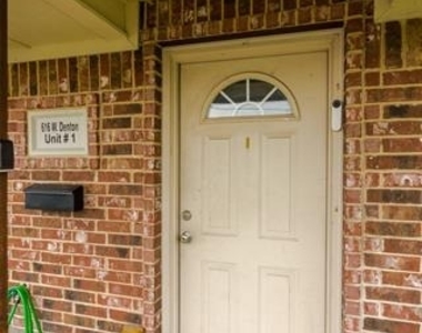 616 W Denton Street - Photo Thumbnail 2
