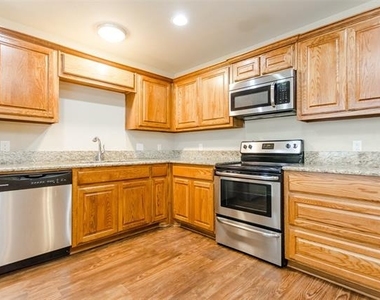 616 W Denton Street - Photo Thumbnail 12