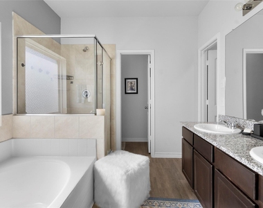 2057 Buttonwood Street - Photo Thumbnail 17