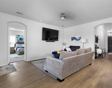 2057 Buttonwood Street - Photo Thumbnail 9