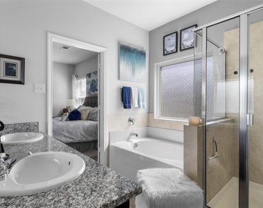 2057 Buttonwood Street - Photo Thumbnail 19