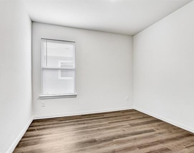 419 E Hull Street - Photo Thumbnail 13