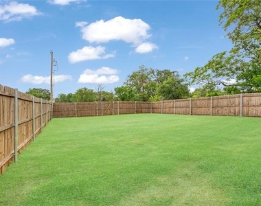 419 E Hull Street - Photo Thumbnail 16