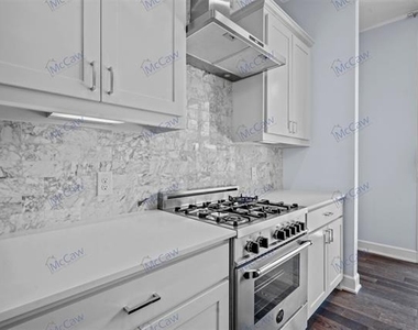 5202 Capitol Avenue - Photo Thumbnail 3