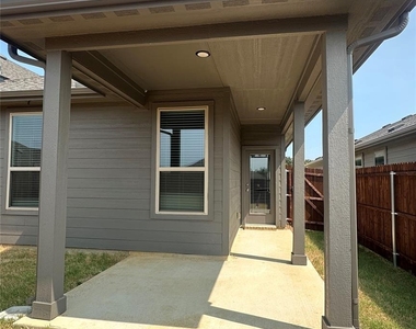 1713 Meadow Crest Drive - Photo Thumbnail 14