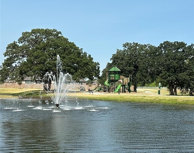 1713 Meadow Crest Drive - Photo Thumbnail 19
