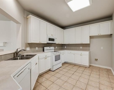 11632 Lenox Lane - Photo Thumbnail 8