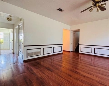 5524 Royal Meadow Lane - Photo Thumbnail 2