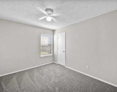 606 Kings Way Drive - Photo Thumbnail 17