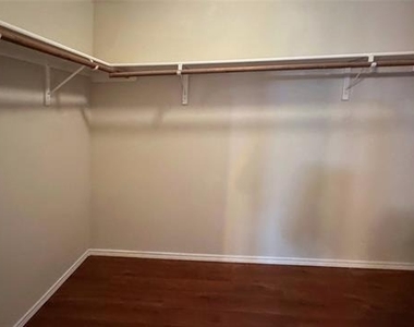5321 Devils River Drive - Photo Thumbnail 14