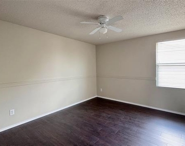 5321 Devils River Drive - Photo Thumbnail 13