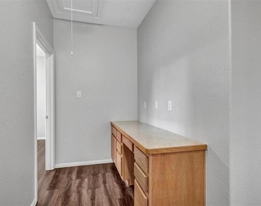 1601 Long Prairie Court - Photo Thumbnail 14