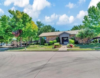1601 Long Prairie Court - Photo Thumbnail 22