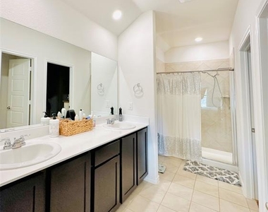 526 Pleasant Hill Lane - Photo Thumbnail 10