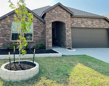 526 Pleasant Hill Lane - Photo Thumbnail 1