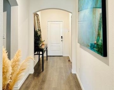 526 Pleasant Hill Lane - Photo Thumbnail 3