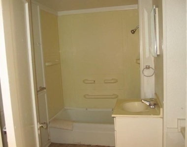 501 Ash Street - Photo Thumbnail 6