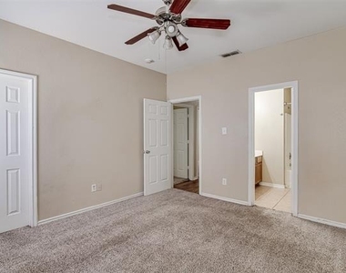 824 Walnut Street - Photo Thumbnail 10