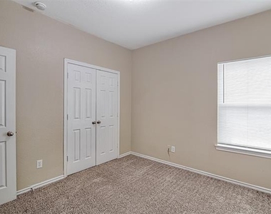 824 Walnut Street - Photo Thumbnail 12