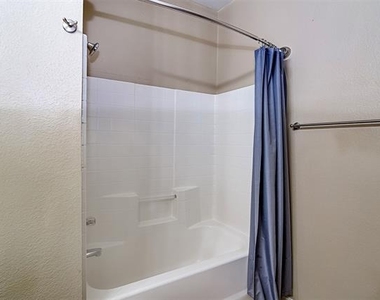824 Walnut Street - Photo Thumbnail 17