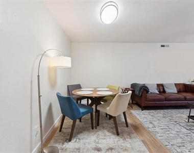 5132 Amesbury Drive - Photo Thumbnail 4