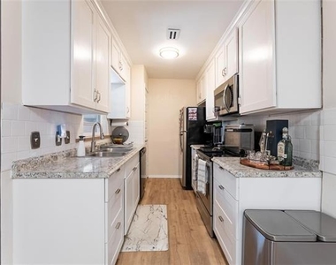5132 Amesbury Drive - Photo Thumbnail 6