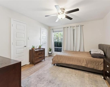 5132 Amesbury Drive - Photo Thumbnail 10