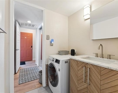 5132 Amesbury Drive - Photo Thumbnail 14
